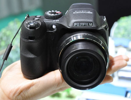 Fujifilm S2000 HD